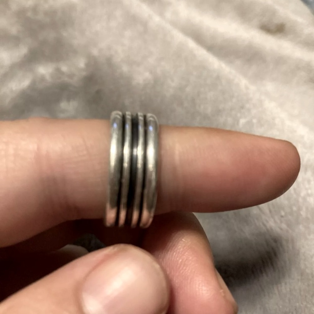 Retired James Avery Unity band size 7